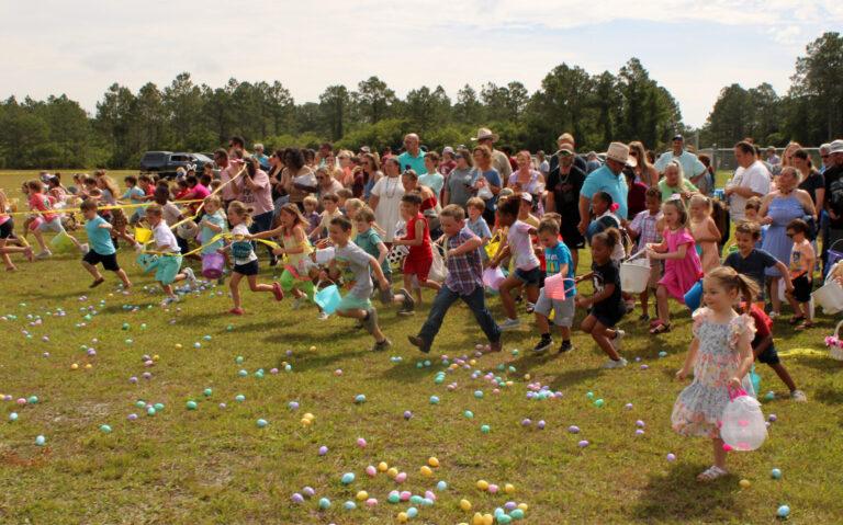 Kids flock to egg hunt