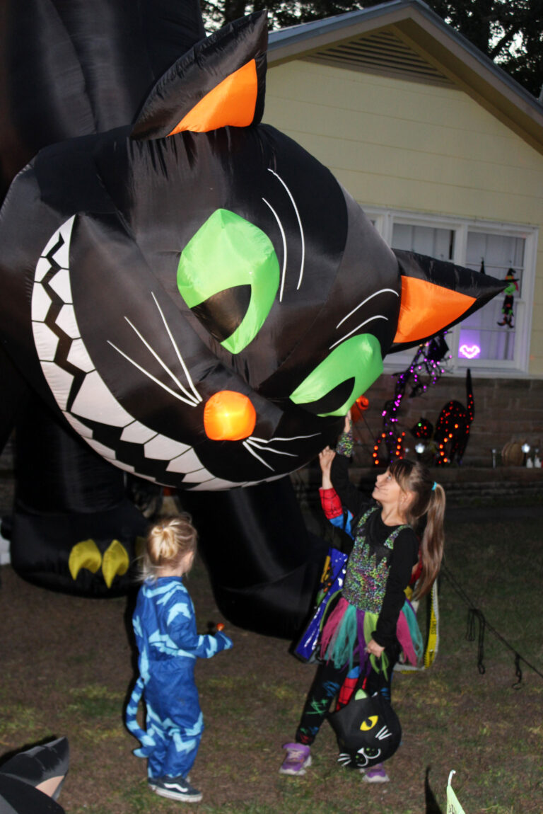 Apalachicola homes get their fright on