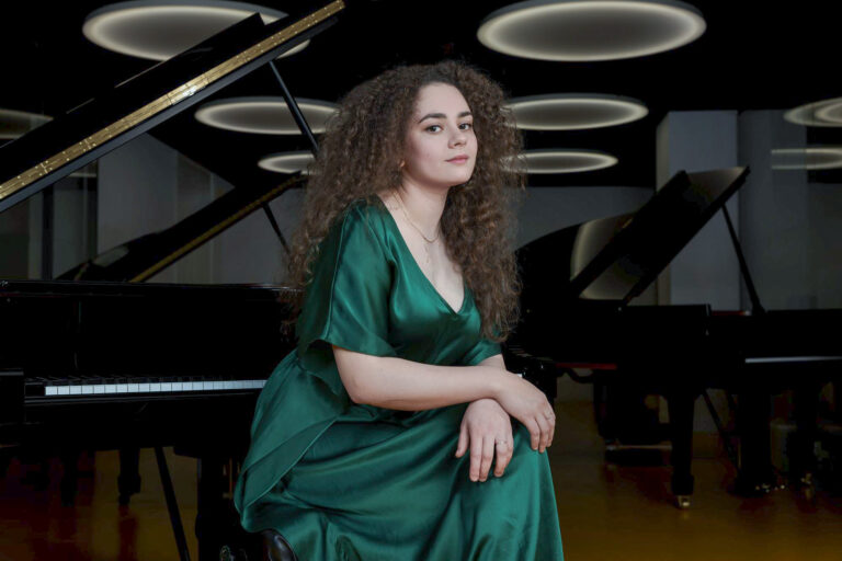 Piano virtuoso to perform Sunday at Trinity
